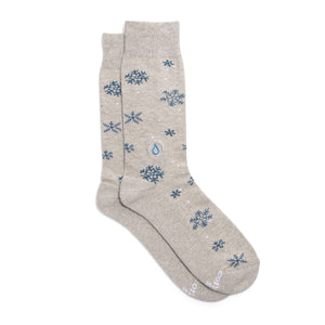Socks that Give Water (Gray Snowflakes): Small